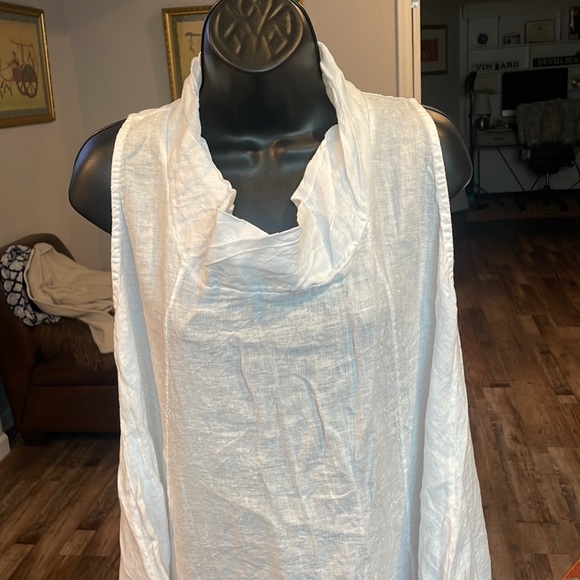 White Linen Dress with cow neck - Picture 2 of 14